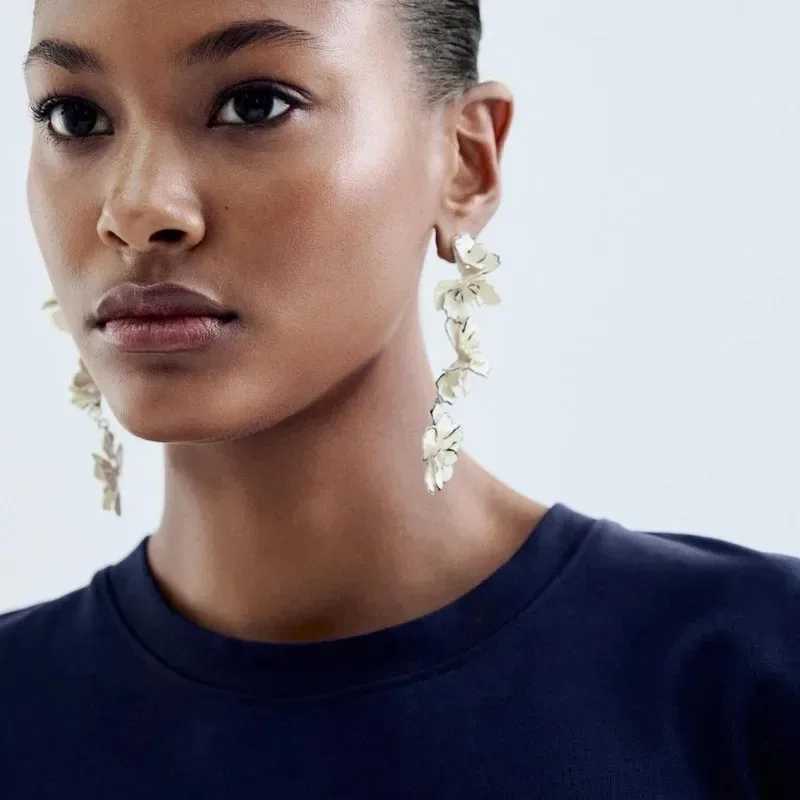 E13852 Crossborder ZA New Floral Earrings Womens Bohemian Multilayer Alloy Spray Paint Flower Earrings J251208