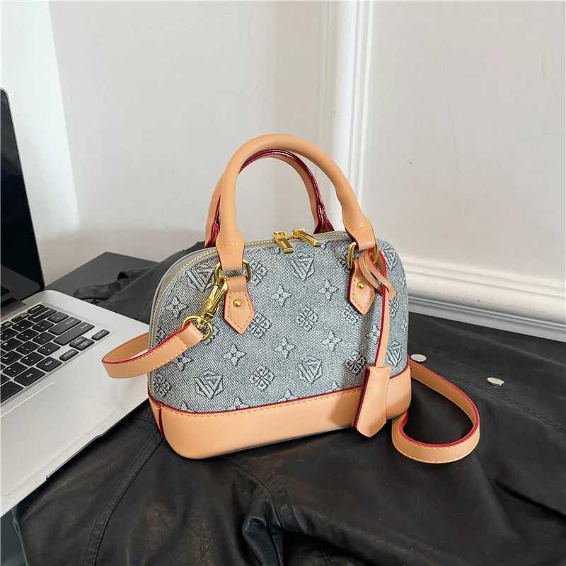 2025 New Checkered Crossbody Bag for Wen Vintage Leather Tote Bag with Chain Strap Casual Two-Way Shoder Bag Y251208
