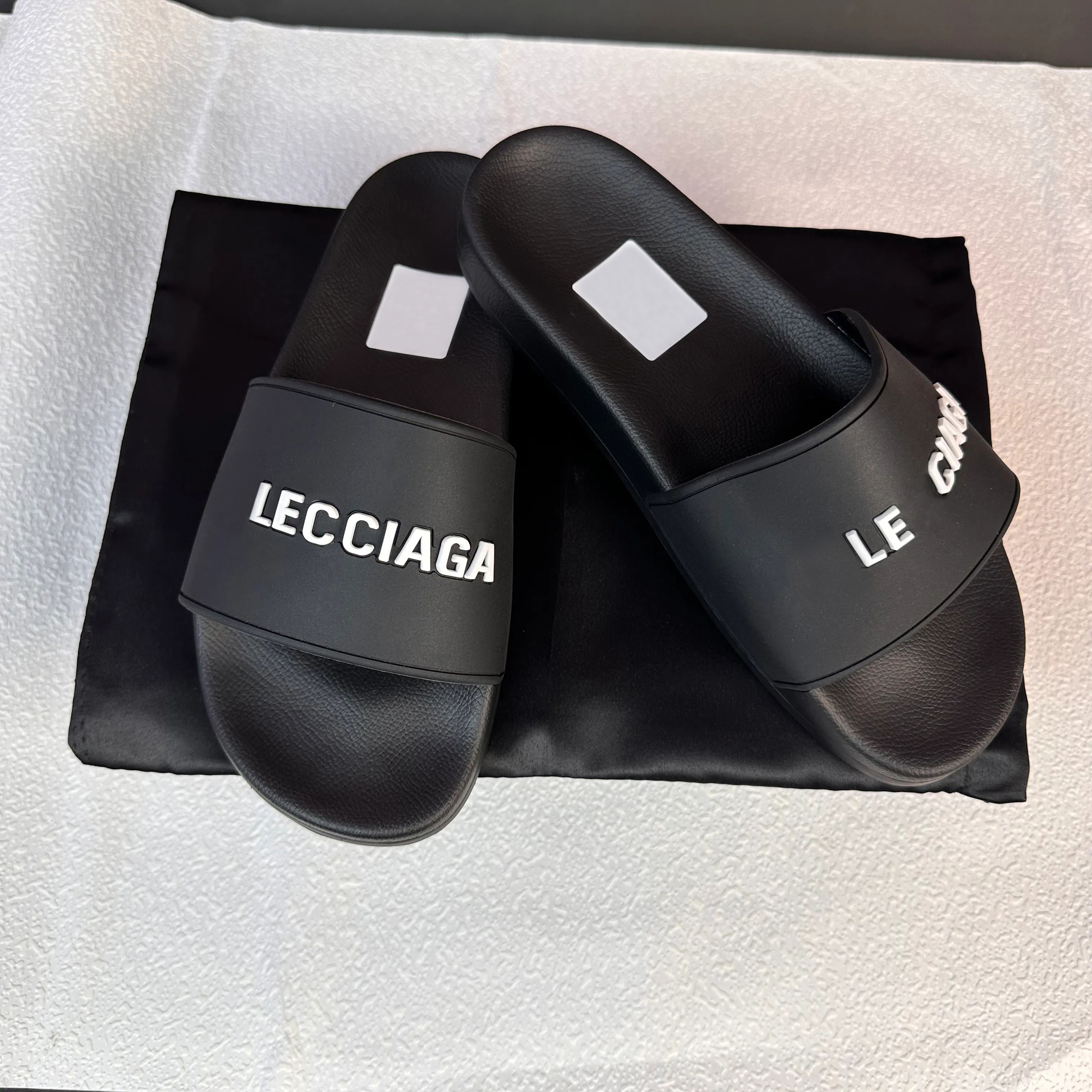 Designer Fashion slipper sliders Paris slides sandals slippers for men women Hot Designer unisex Pool beach flip flops Size 35-45 64537458