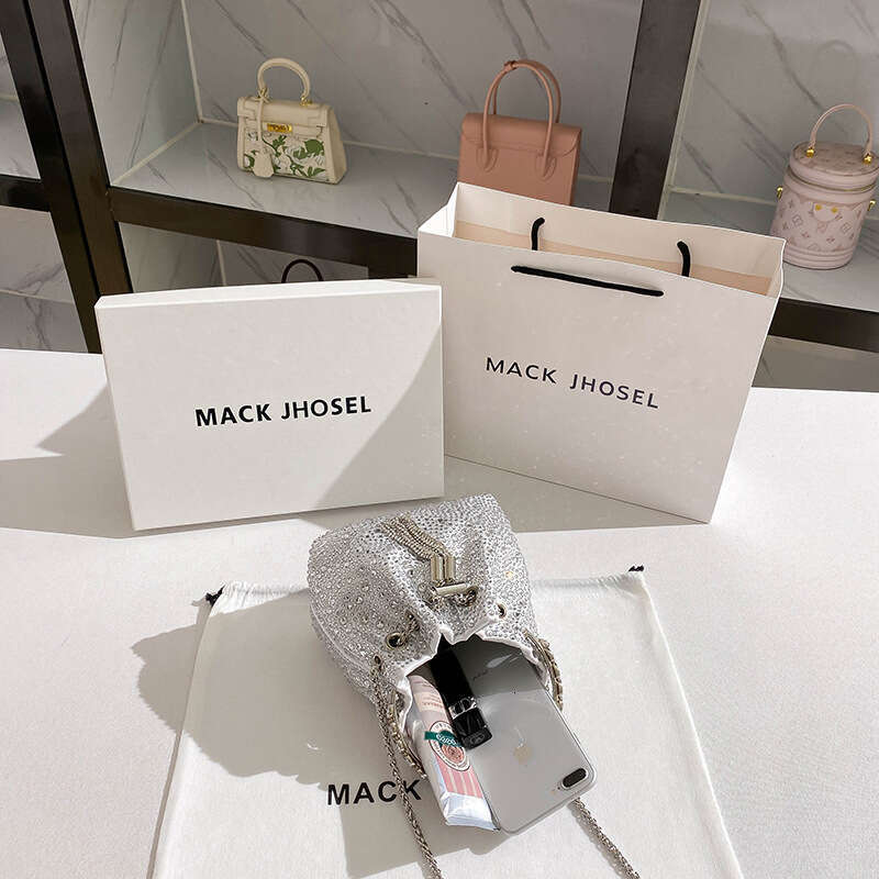 A Fashionable Summer Diamond-Studded Bucket 2024 High-End Metal Handbag Evening Chain Bag Wholesale dh4445035JY