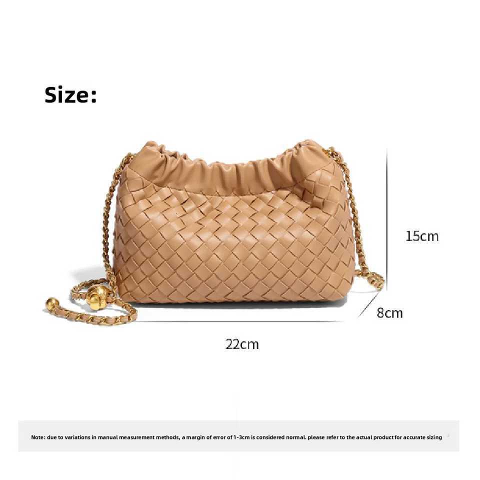Virus Simple Dopamine Diagal Cross Bag 2025 Winter New High-end Diamd Cloud Bag Hand Woven Fiable Shoder Bag Y251208