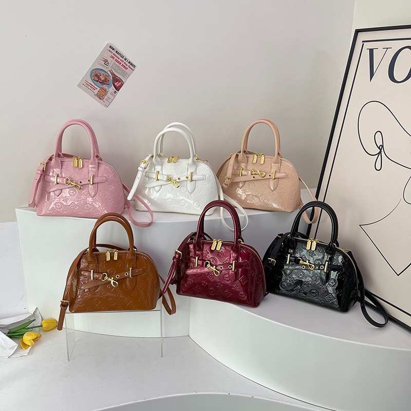 New Design Bags 2025 New Style Fashionable Retro hand-held commuter bag Casual Versatile Quality single-shoulder crossbody bag Shell Bag free shipping