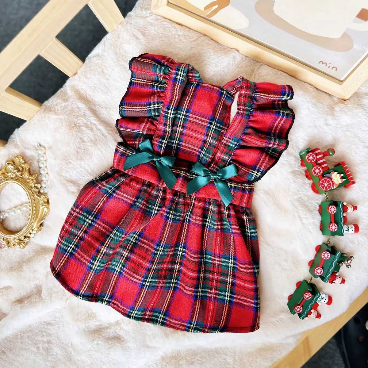 380A Red Plaid School-Style Dress with Bow Accents and Flutter Sleeves Is Suitable for a Christmas Party M251208