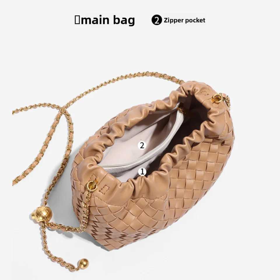 Virus Simple Dopamine Diagal Cross Bag 2025 Winter New High-end Diamd Cloud Bag Hand Woven Fiable Shoder Bag Y251208