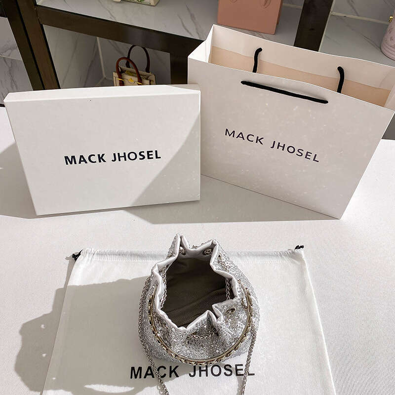 A Fashionable Summer Diamond-Studded Bucket 2024 High-End Metal Handbag Evening Chain Bag Wholesale dh4445035JY