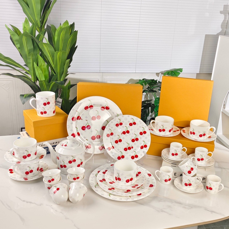 European Cherry Bone China Mug Large-capacity Water Cup High-value Handle Mug Gift