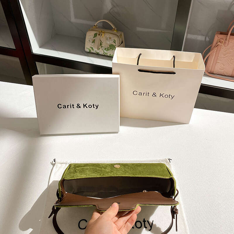 One-Piece Dropshipping High-End Velvet Baguette 2025 Autumn Winter New Vintage Embossed Underarm Bag Wholesale dh911043022JY