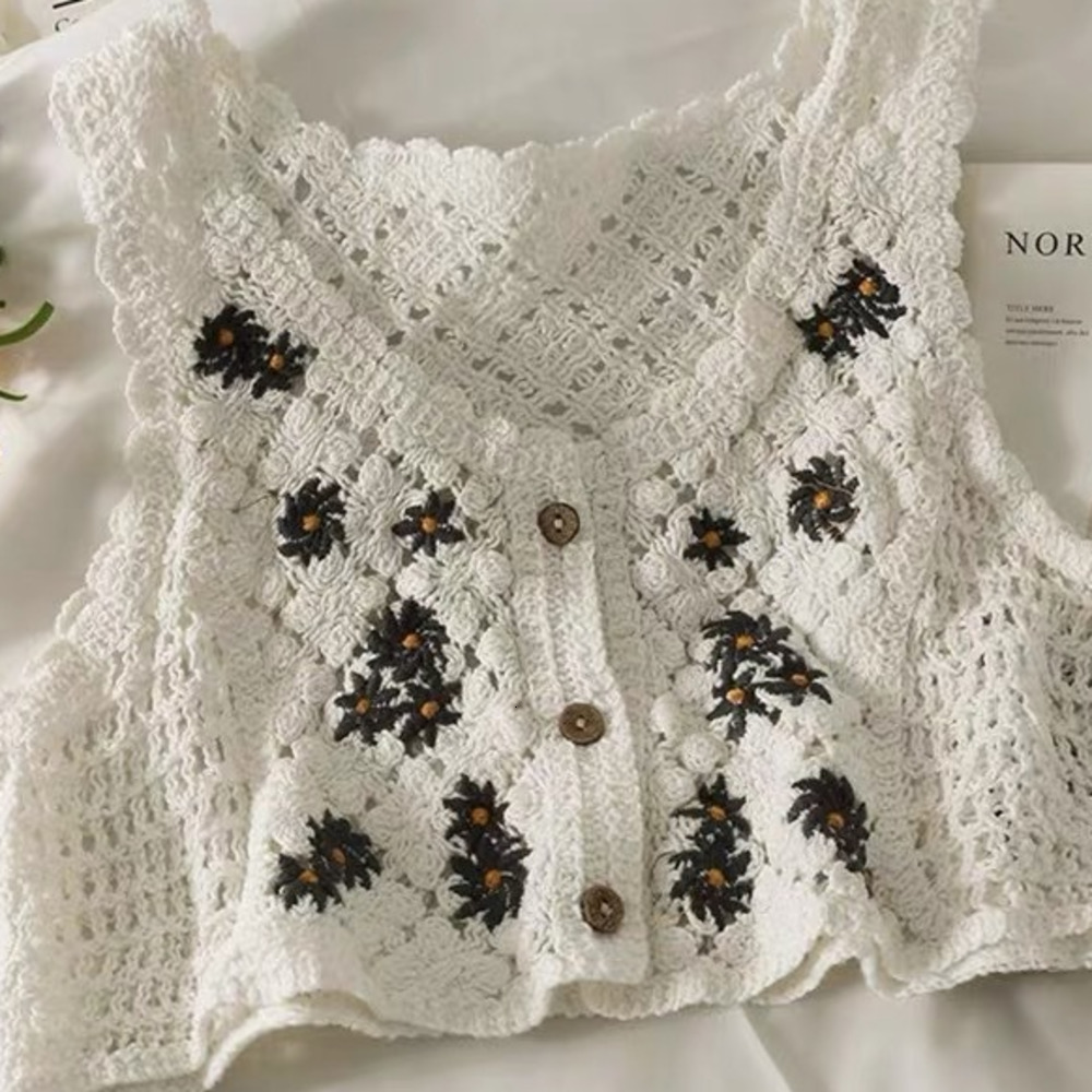 Womens Bordered Print Knit Sweater Vest Fashionable Croissant Round Neck Sleeveless Sweet Crop Tops 250910