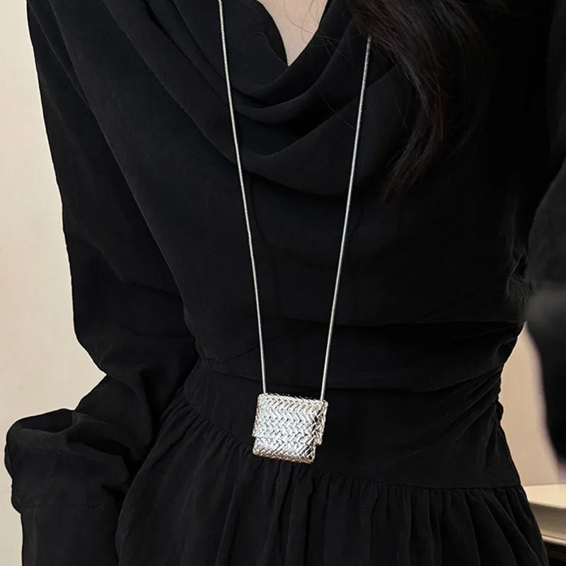 Knitted Long Metal Necklace Silver Color Mini n Womens Sweater Chain Unique Creativity Can Be Openedaccessories Gifts 251205