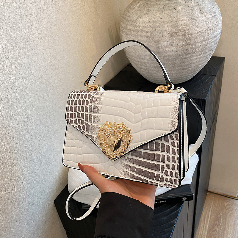 hot Free Shipping Designer Fashion Bags luxury Bag Love chain commuting flip shoulder crossbody bag