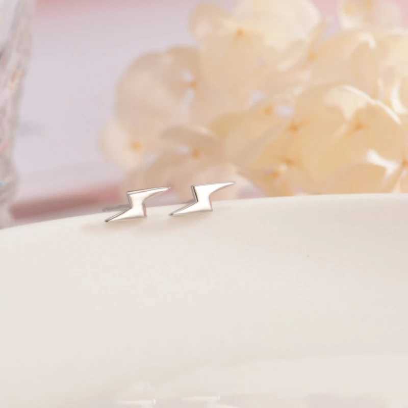 925 Sterling Silver Hypoallergenic Stud Earrings for Women Moon Star of David Maple Leaf Heart Lightning Earrings S999 Jewelry J251208