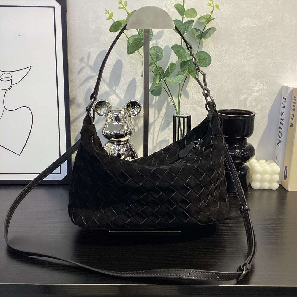 Luxury bag designer shoulder bag handbag Hobo autumn and winter velvet woven lunch box retro casual cross-border leather handbag