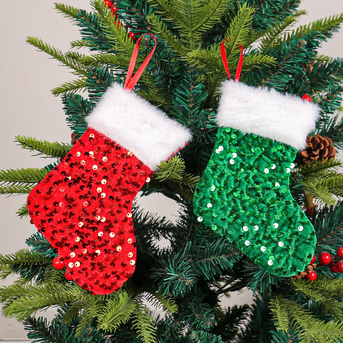 glitter plush white border glitter Christmas socks decoration Christmas tree candy bag pendant Christmas gift bag 251013