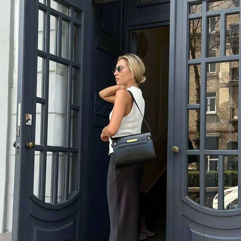Manhattan Handbag, Retro High-End Feeling, Underarm Mailman Baguette Bag St251208