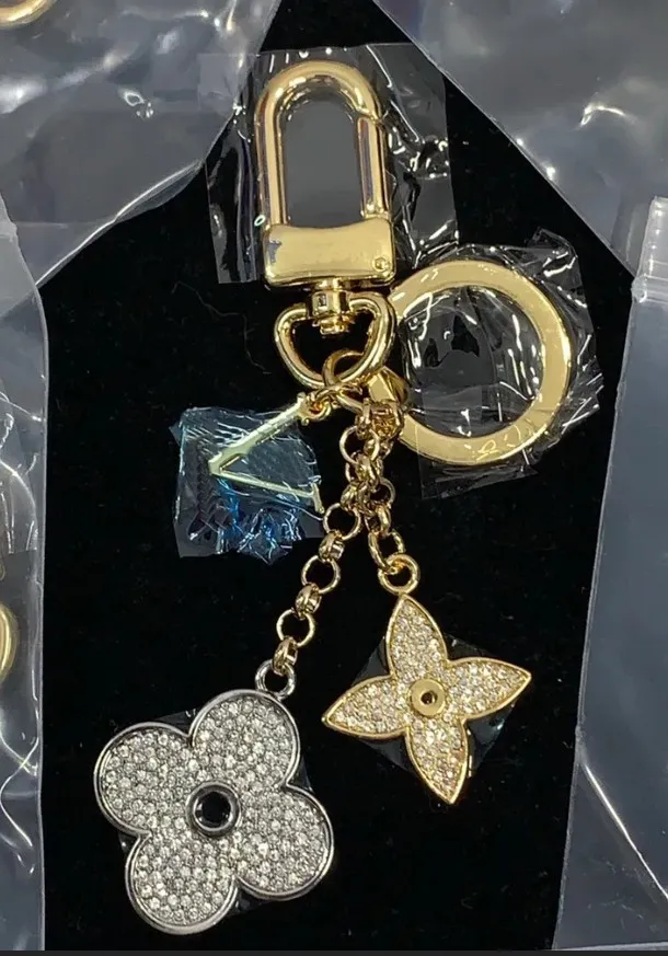 Y83 Handmade designer keychains Fashion luxurys Key designers Buckle lovers Car Keychain Keychains Men Women Bag Pendant Accessories brand