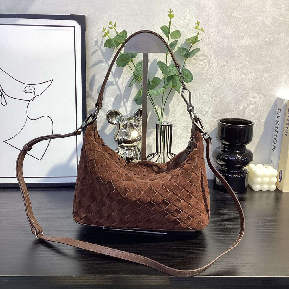 Luxury bag designer shoulder bag handbag Hobo autumn and winter velvet woven lunch box retro casual cross-border leather handbag