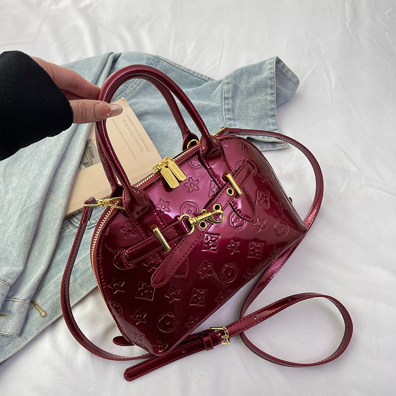 New Design Bags 2025 New Style Fashionable Retro hand-held commuter bag Casual Versatile Quality single-shoulder crossbody bag Shell Bag free shipping