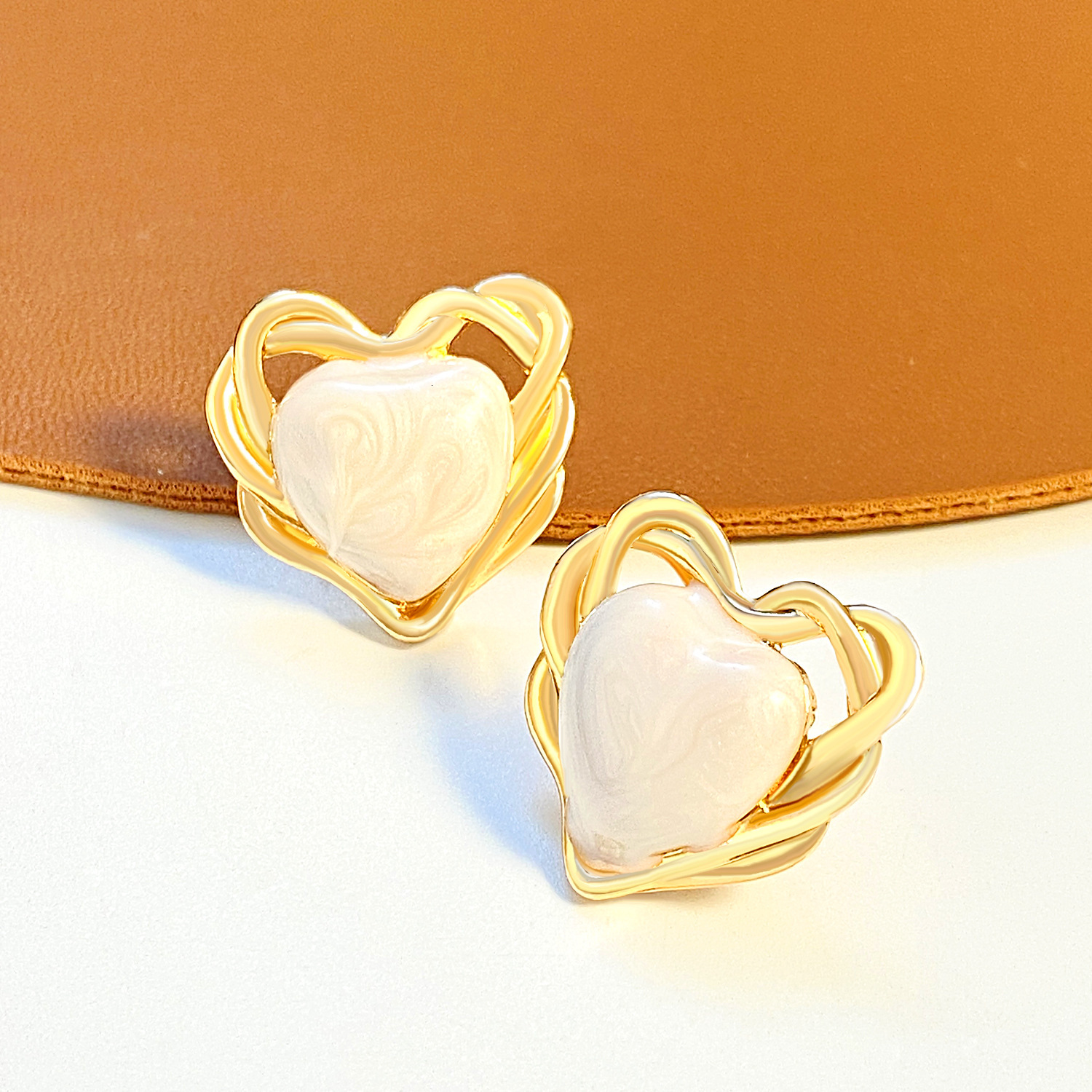 New Oil Drop For Women French Light designer free shipping Design Sense Wrapped Heart Stud luxury Earrings Internet Celebrity Ear Jewelry