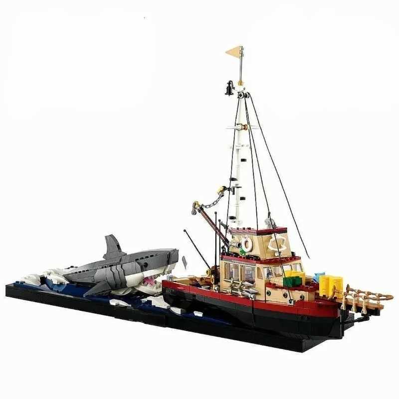 2025 NEW MOC 21350 Great White Shark Building Block Model Pirate Ship Fishing Boat 1497PCS Set Toys Christmas Birthday Gifts K251208