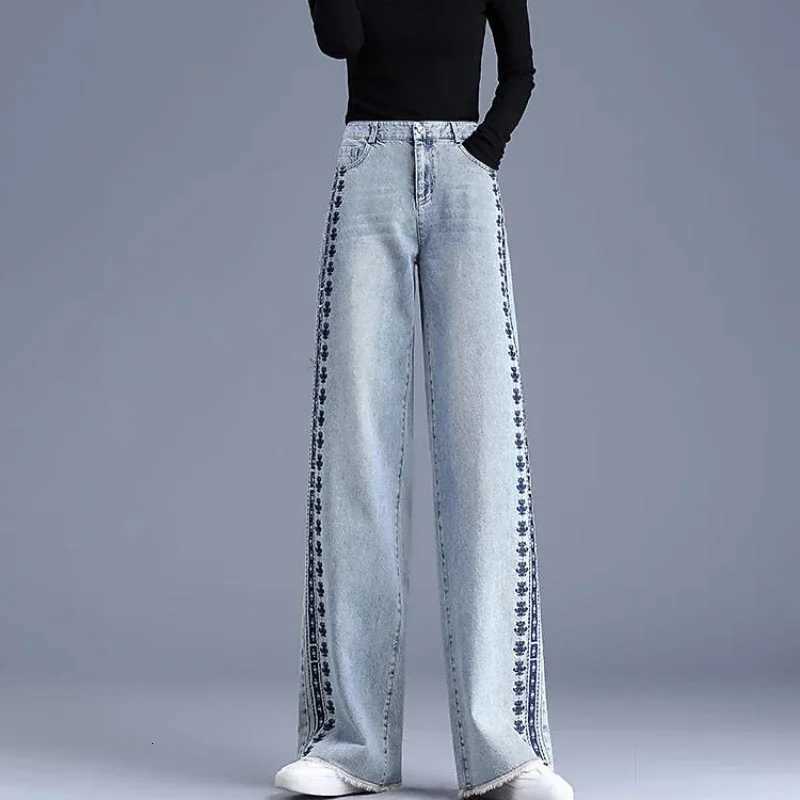 Straight Leg High Waist Shot Trousers Blue Pants for Women Embroidered Womens Jeans South Korea Spring Harajuku Fashion 2025 R ZT251208