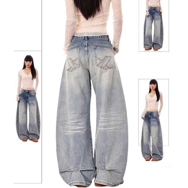 Winter Female Chic High Waist Thermal Jeans Women Retro Fashion Snow Warm Denim Pants Lady Baggy Casual Plush TrousersT251208
