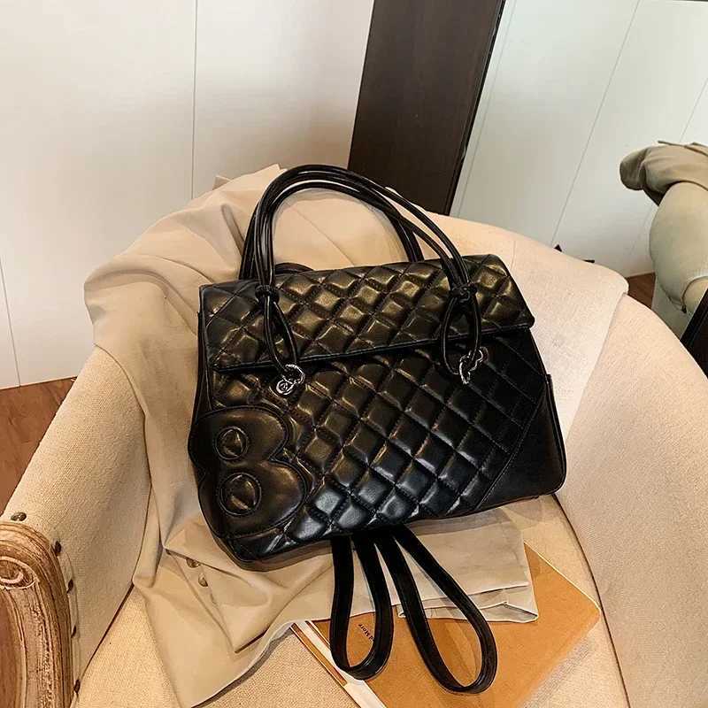 Luxury Wens Zipper Crossbody Bag Paris Fi Cmuting Wens Shoder Bag New Designer Classic Leather Handbag Y251208