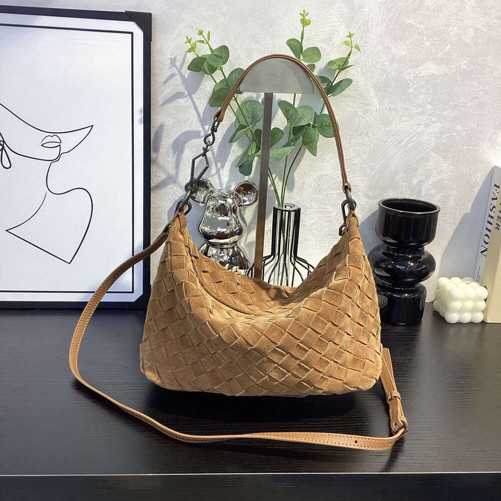 Luxury bag designer shoulder bag handbag Hobo autumn and winter velvet woven lunch box retro casual cross-border leather handbag