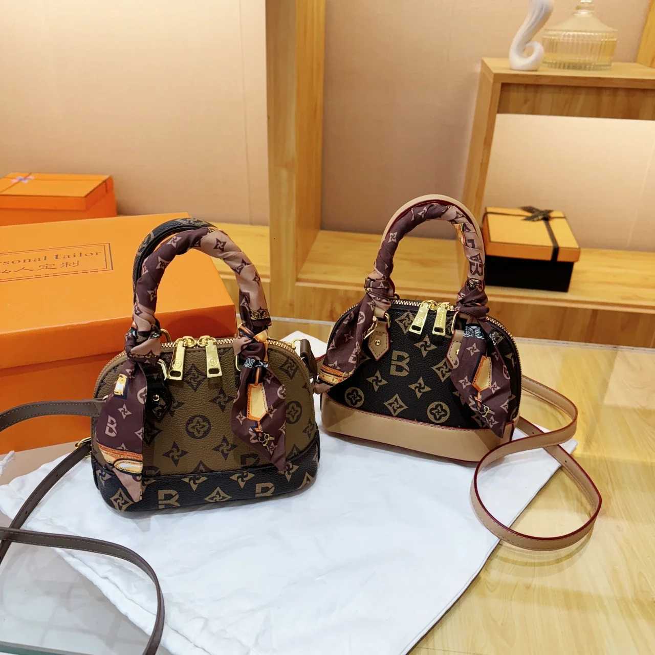 New wens chain strap shoder bag wens crossbody bag fiable solid color shopping handbag suitable for daily use Y251208