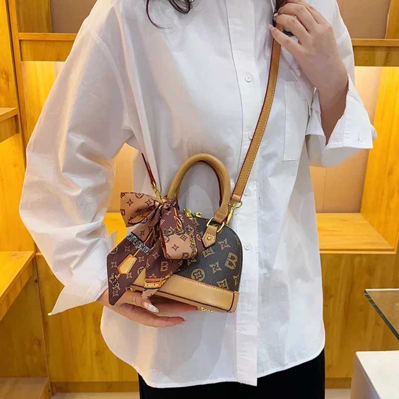 New Fi Luxury Persality Leisure rything Gorgeous Vintage Presbyte Handbag Printed Single Shoder Crossbody Shell Bag Y251208a