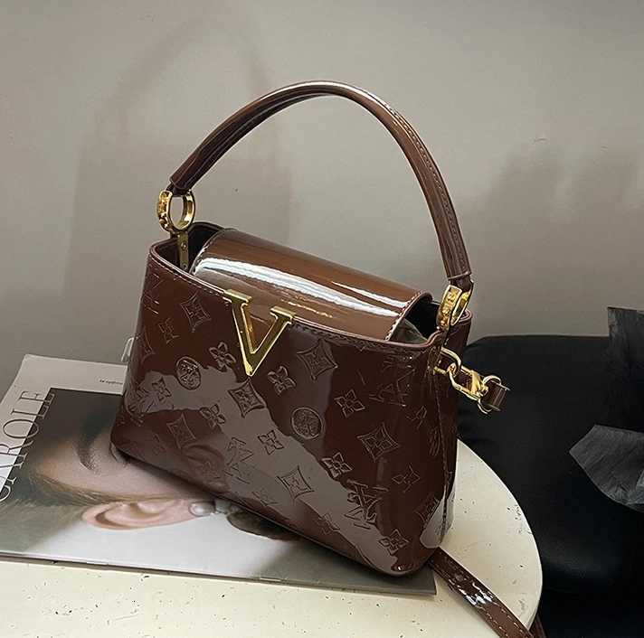 Winter Persali Patent Leather Portable Wens Bag New Simple Indentati Design Shoder Bag Popar Messenger Bag Y251208