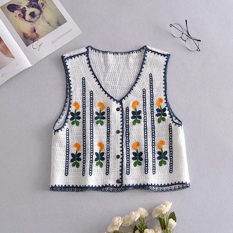 Womens Bordered Print Knit Sweater Vest Fashionable Croissant Round Neck Sleeveless Sweet Crop Tops 250910