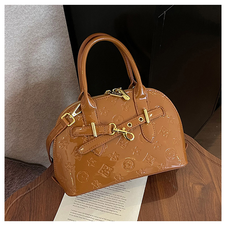 New Design Bags 2025 New Style Fashionable Retro hand-held commuter bag Casual Versatile Quality single-shoulder crossbody bag Shell Bag free shipping