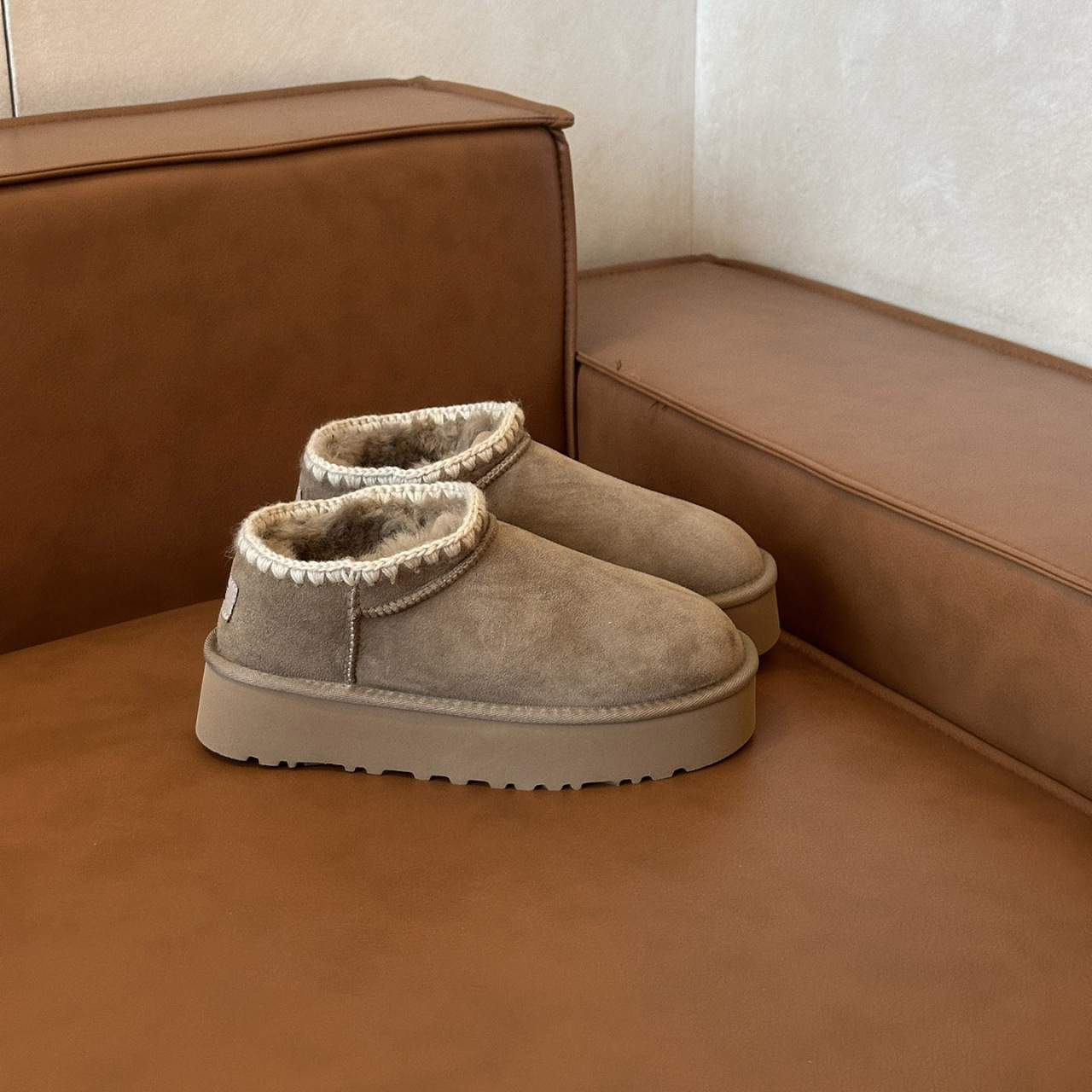 Designer shoes 2025 autumn and winter new thick soled snow boots fashionable and versatile keep warm cotton shoes