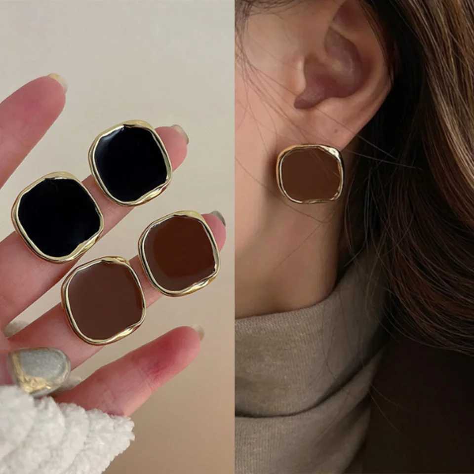 Square Black Color Korean Style Stud Earrings for Women 2024 Summer Fashion New In Jewlery Simple Female Party Earring J251208