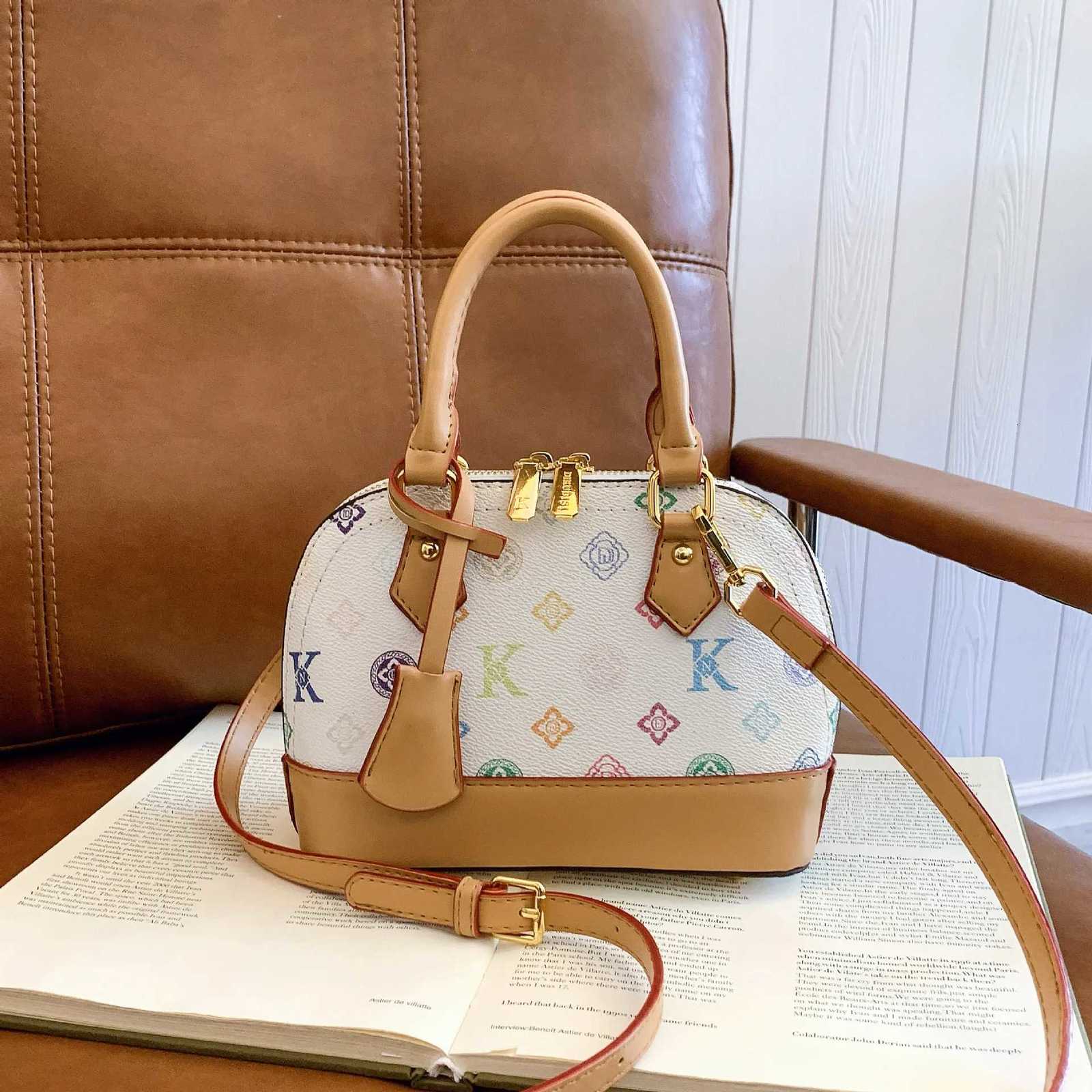 2025 Shell Print Shoder Bag Luxe Top Handle Purse for Wen Minimalist Crossbody Tote Fi Day-to-Night Bag Versatile Y251208