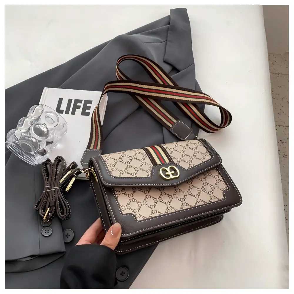 2025 Autumn/Winter Small Square Bag New Fiable Crossbody Bag High Grade Casual Single Shoder Cmuter Bag Y251208