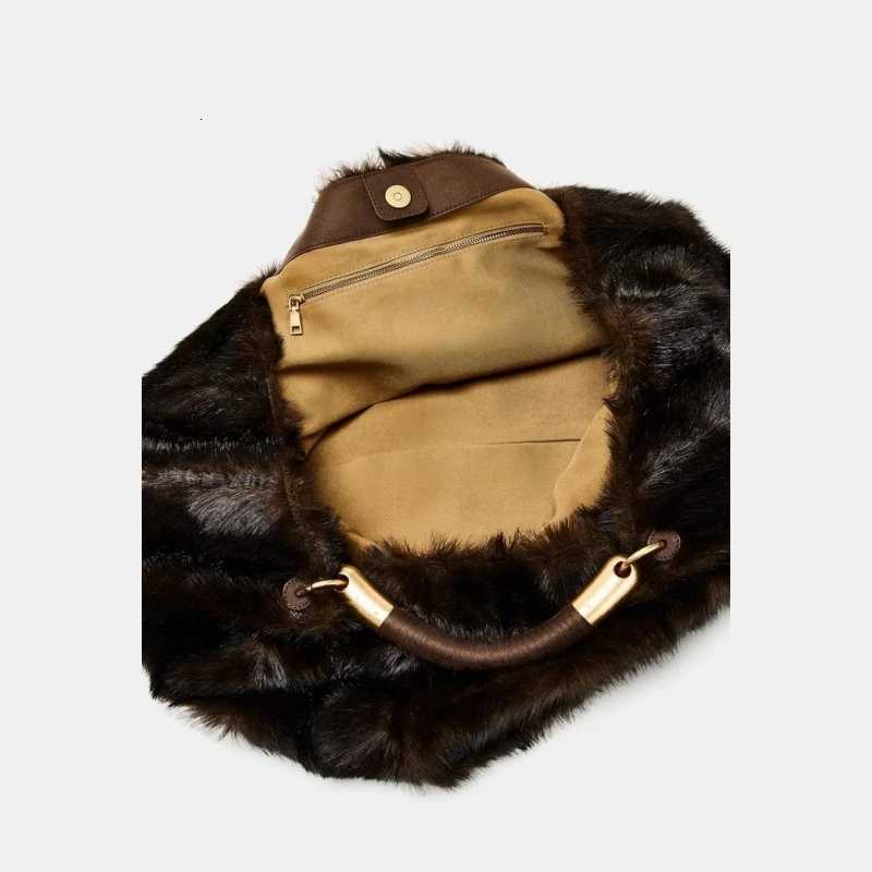 MAXI FAUX FUR BAG Fuzzy Fur Fluffy Large Handbag Womens Fashionable Tote Bag Elegant Ladies Luxury Designer Shoulder Bags C251208