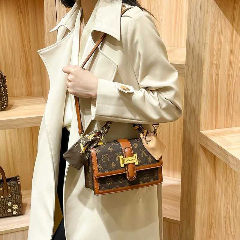 Light luxury wens handbag 2025 autumn and winter new designer shoder crossbody bag fiable high-end small square bag Y251208