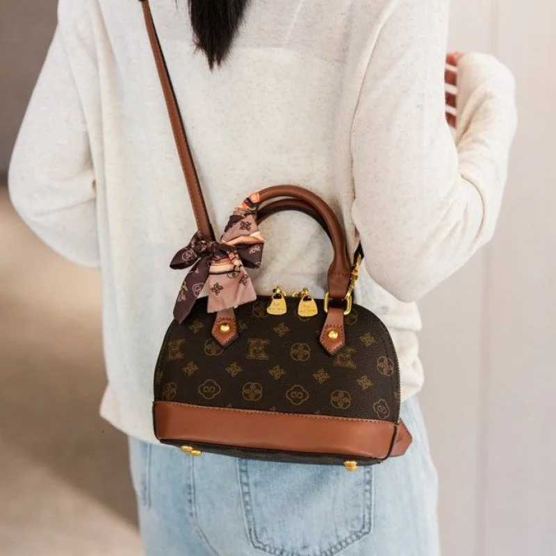 Wen PU Leather Sahel Bag with Lock Closure Classic Design Suitable for Work Off and Special Occasis Y251208a