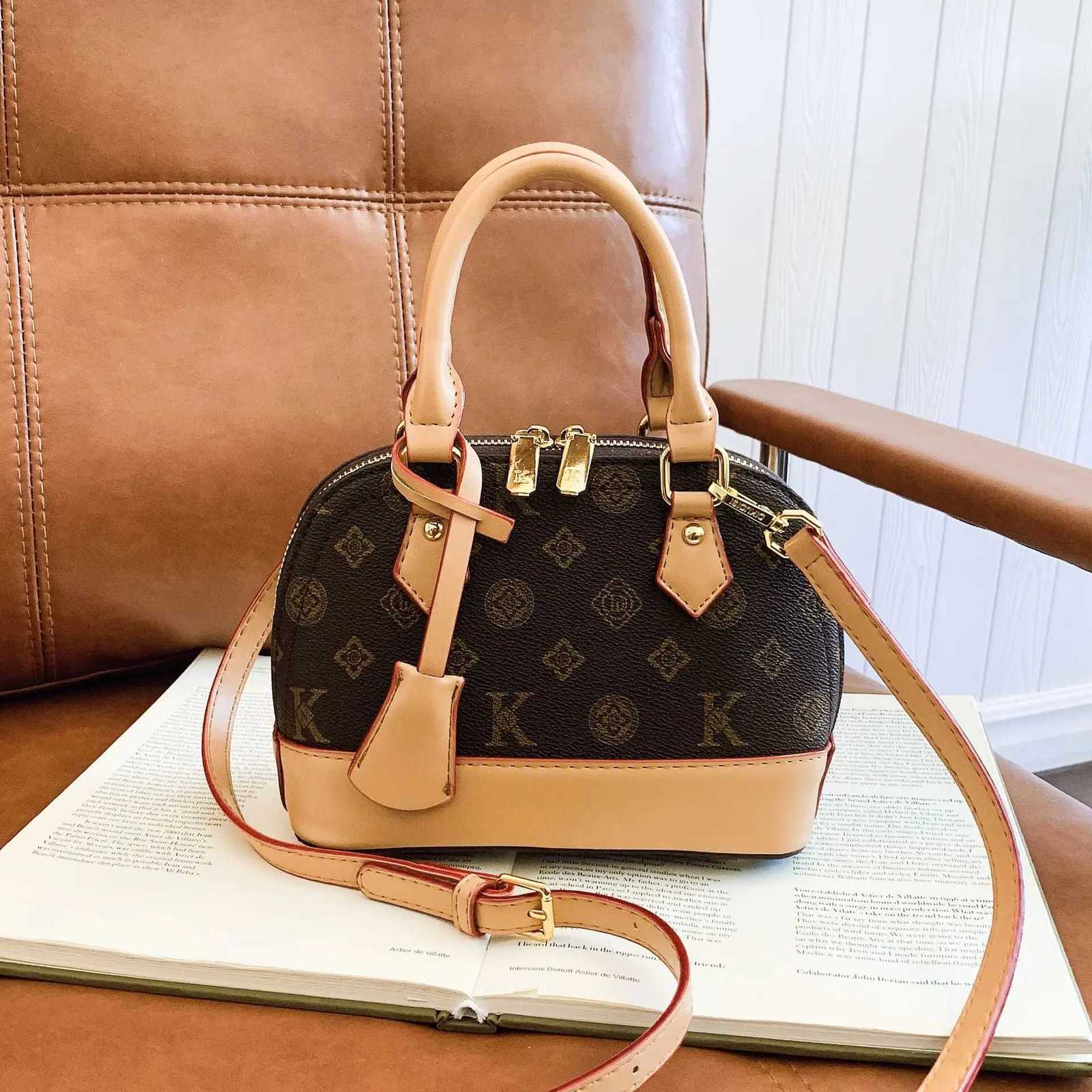 2025 Shell Print Shoder Bag Luxe Top Handle Purse for Wen Minimalist Crossbody Tote Fi Day-to-Night Bag Versatile Y251208