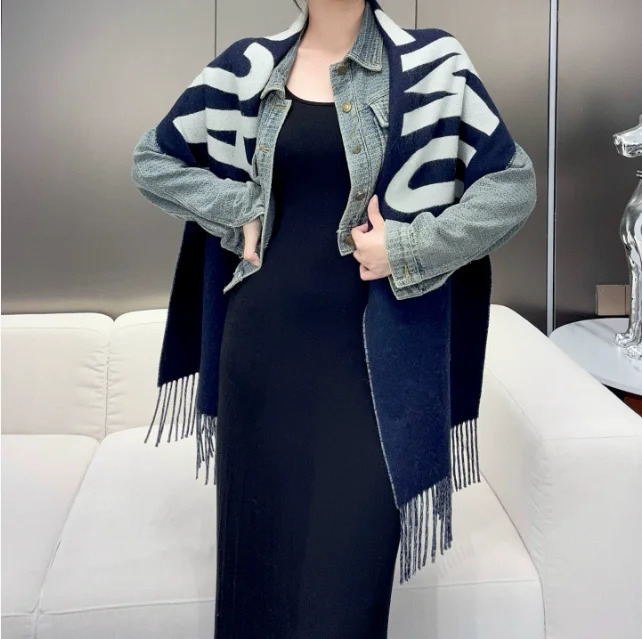 Womens 100 wool scarf high-end winter thick warm neck cover high-end womens fashionable cashmere shawl printed letter style 251204 - view 4