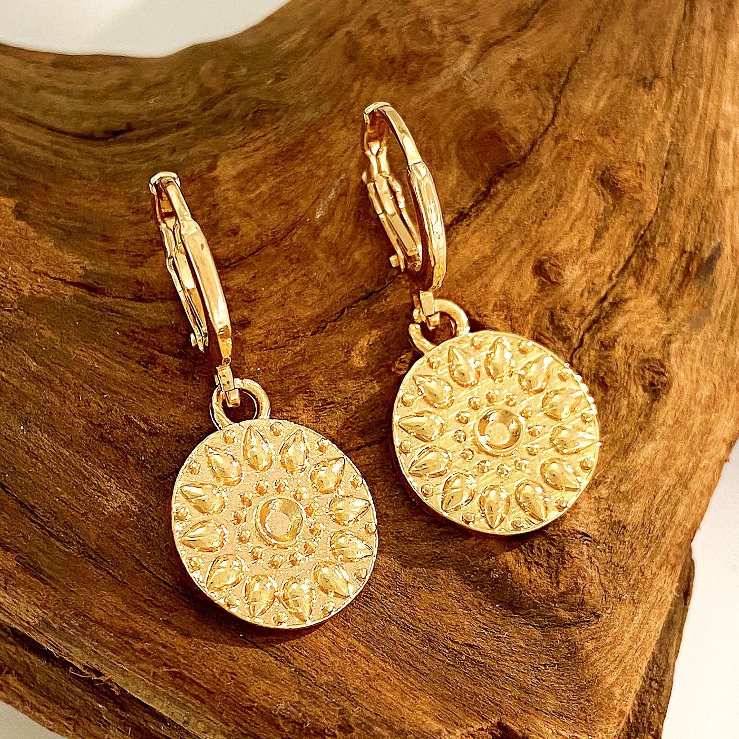 New Small Sun luxury Earrings For Women, Ins Style, Three-Dimensional Carved free shipping Round Clips, Ethnic Style designer Ear Jewelry