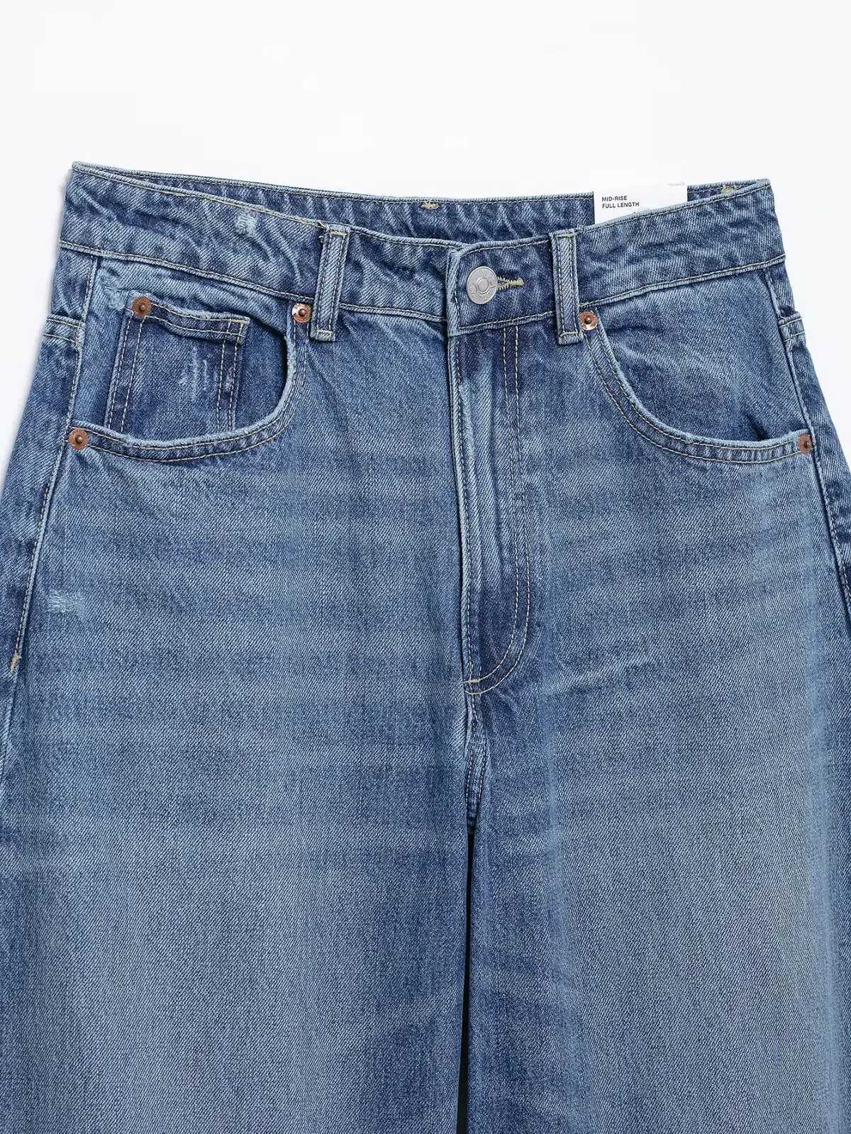 RARA Womens Straight Cut Jeans with Traditional Five Pocket Design Button Fly and Stitched Detailing for Casual OutfitsT251208