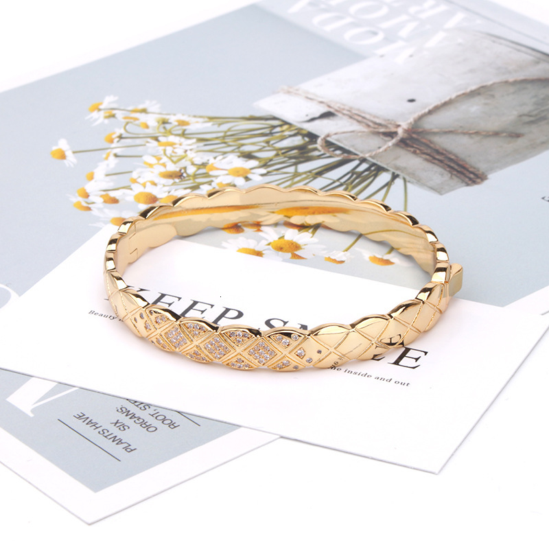 American Creative Small Fragrance Diamond Bracelet Micro Inlaid Zircon Versatile Women's Bracelet Simple Internet Celebrity Same Style Jewelry 9B