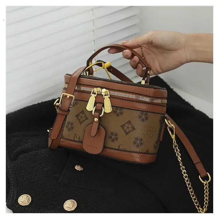 2025 New - Style Handbag for Wen High - End Single - Shoder and Crossbody Bag with Niche - Desig Box Shape Y251208