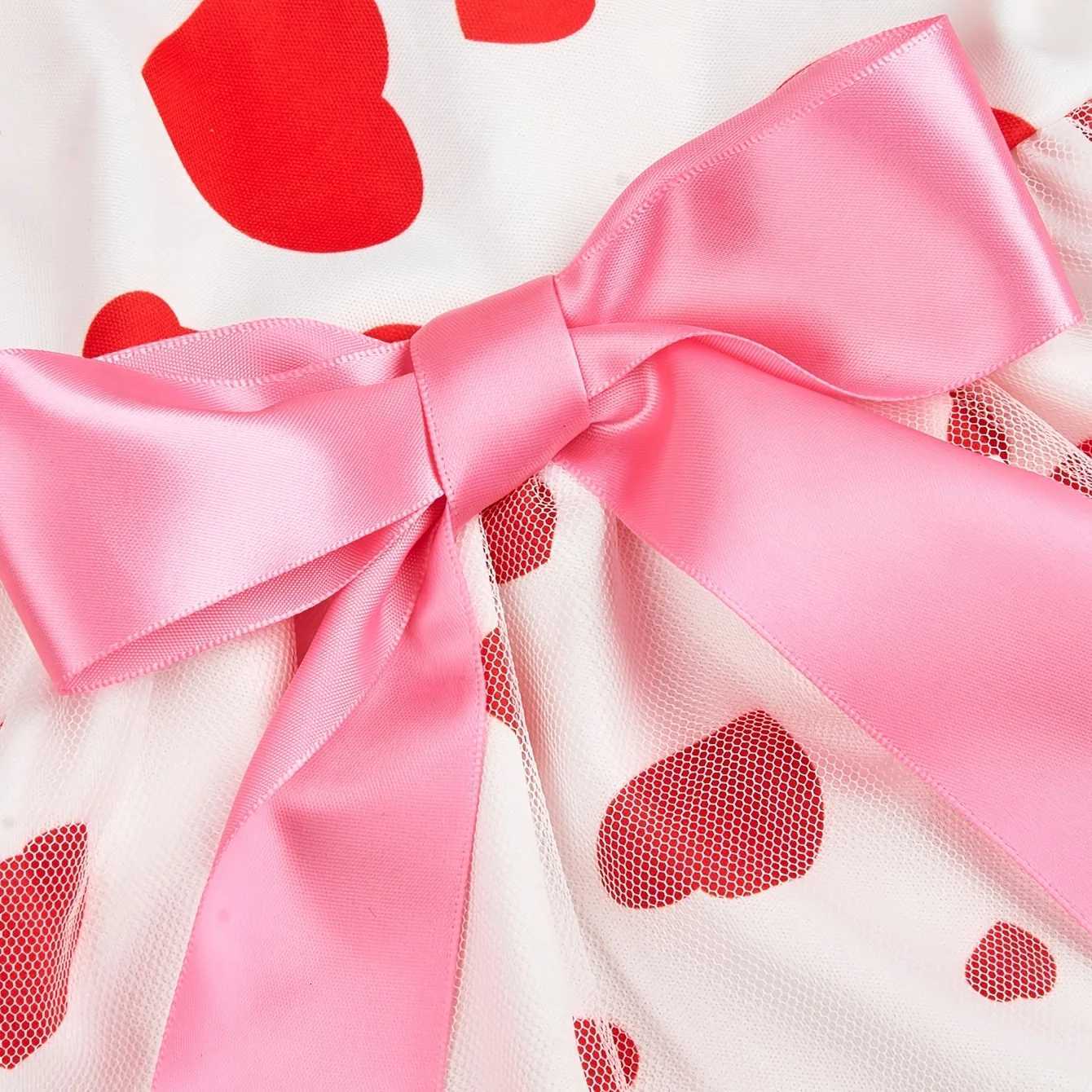 Dog Dress Girl Dog Sleeveless Clothes Heart Printed Pet Apparel Doggie Pink Bowknot Tulle Cat Clothing Puppy Dresses Doggy M251208