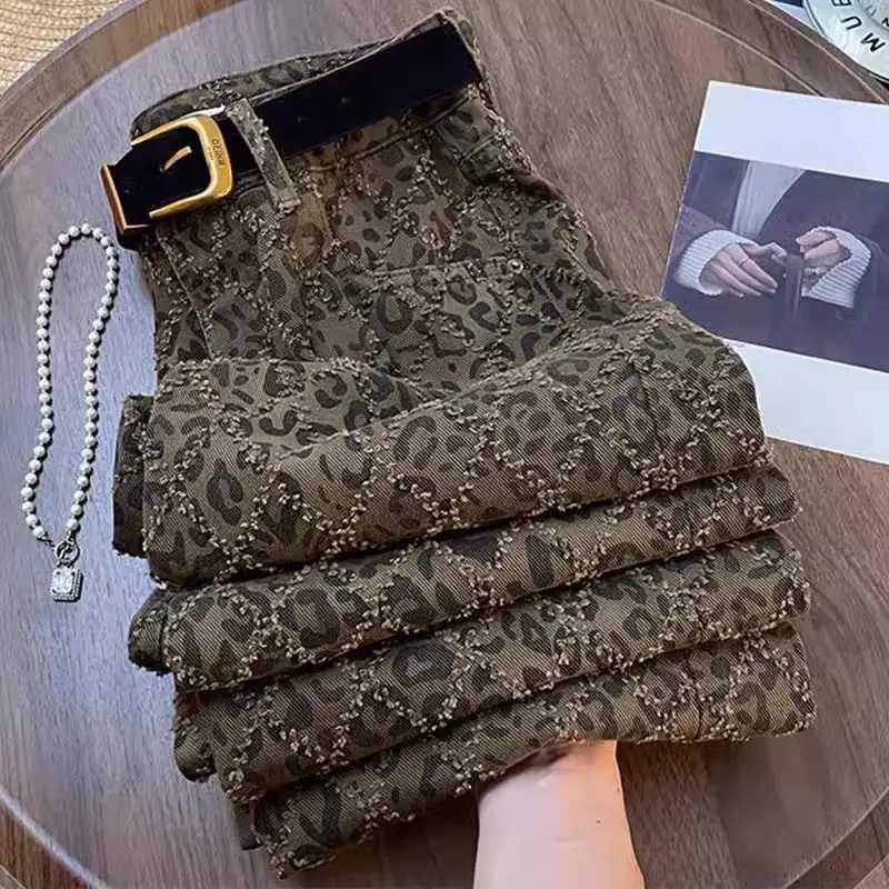 Fashionable Leopard Plaid Jeans Womens Autumn and Winter Plus Velvet New Straight Leg Loose Wide Leg PantsT251208