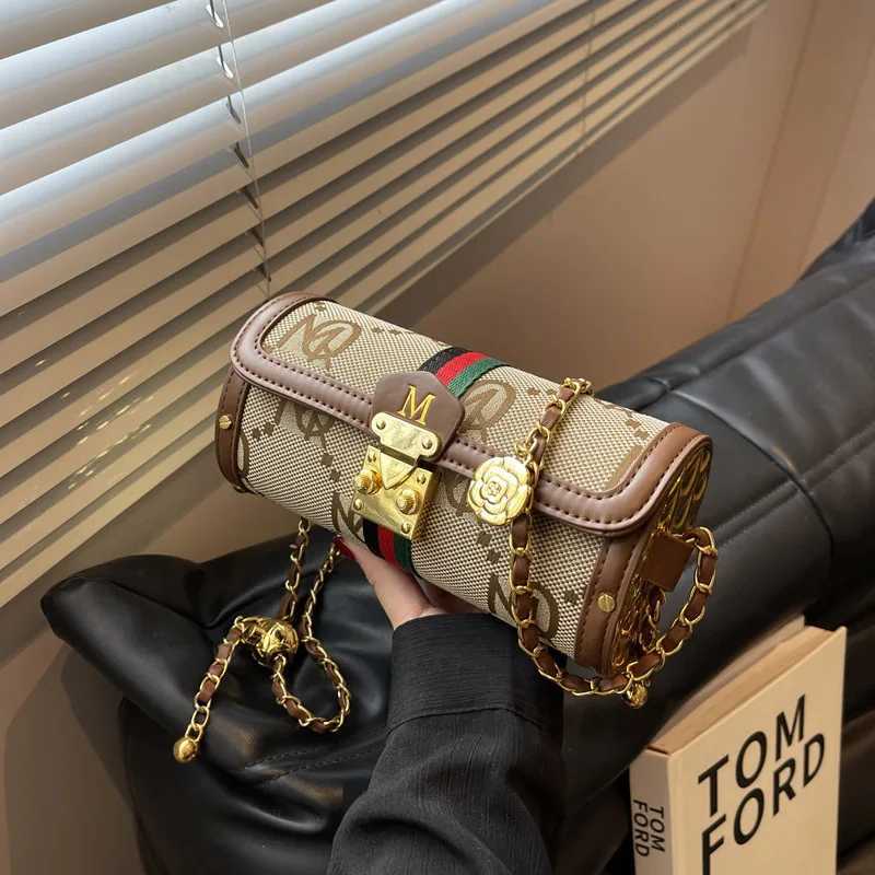 Luxury high-end designer all-mah chain bag wens bag 2025 new fi niche texture fi e-shoder messenger bag cylin Y251208