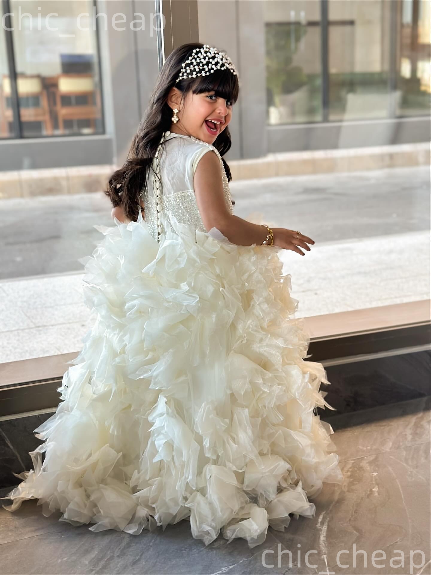 2026 Ivory Ball Gown Flower Girl Dresses Sequined Tiers Organza Little Girl Christmas Peageant Birthday Christening Tutu Dress Gowns ZJ422