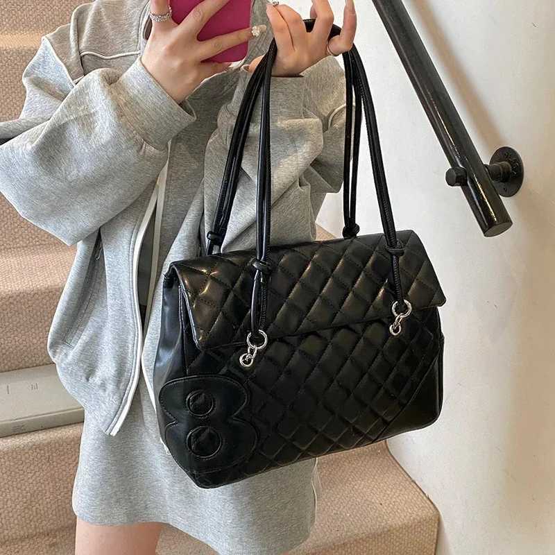 Luxury Wens Zipper Crossbody Bag Paris Fi Cmuting Wens Shoder Bag New Designer Classic Leather Handbag Y251208